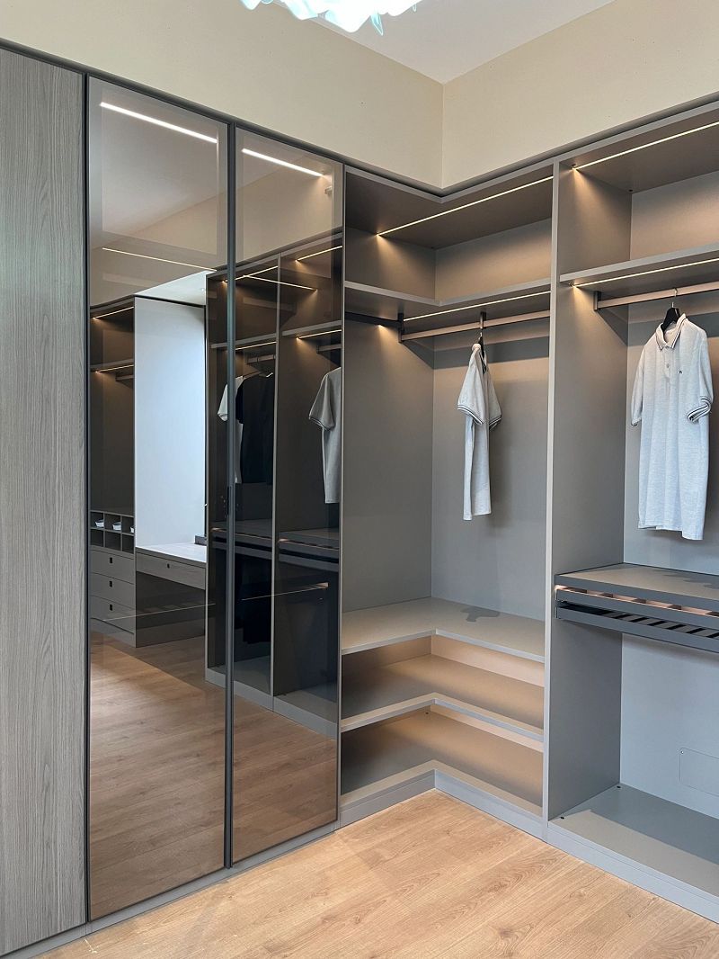 wardrobe with mirror panel001 wardrobe with mirror panel001